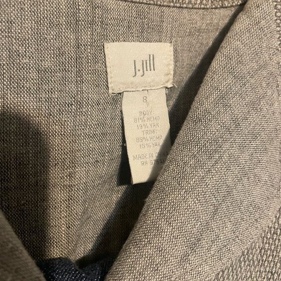 J Jill jacket tan with a green tint.  Comfortable roll up sleeves. Hemp and Yak - Picture 4 of 5